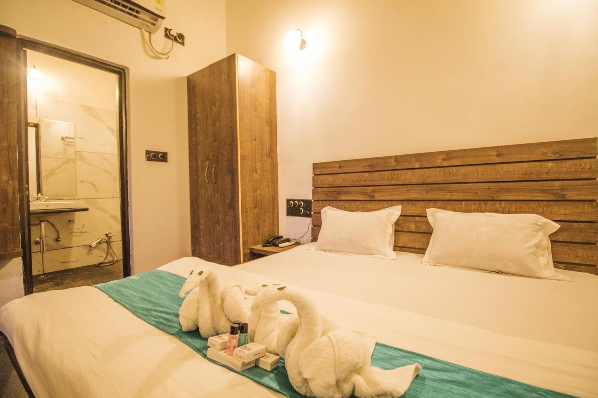 Wowstayz Pachmarhi Ecotel Exterior photo